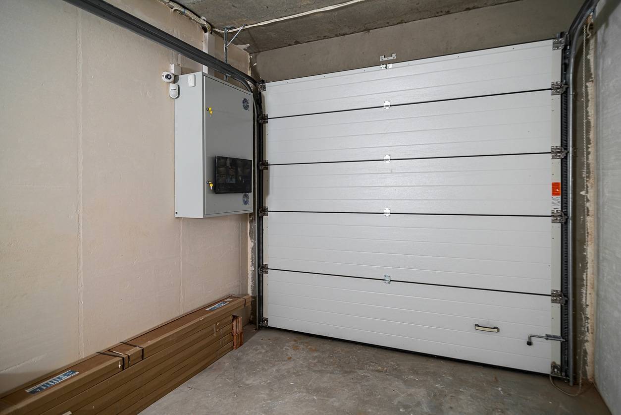 garage-door-spring-repair-greenwood-village-co